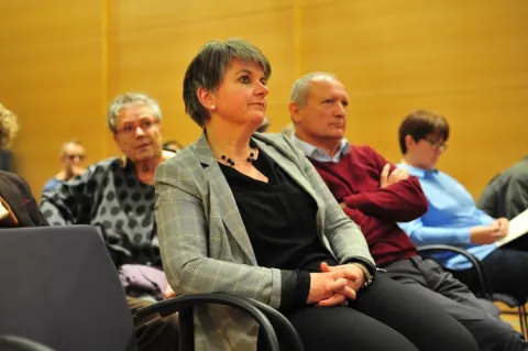 Am KHG-Kolloquium nahmen auch Hochschulpfarrerin Jutta Becher (links) und Hochschulpfarrer Prof. Wolfgang Achtner von der Evangelischen Studierendengemeinde (ESG) teil.