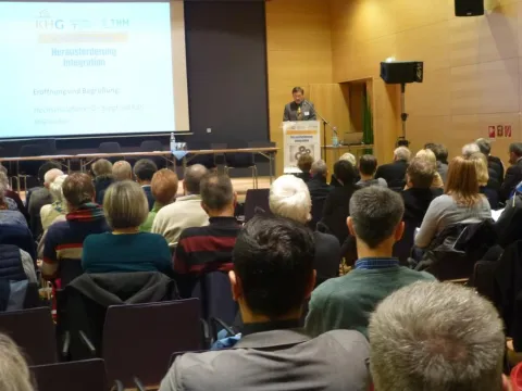 Hochschulpfarrer Dr. Siegfried Karl eröffnet das KHG-Kolloquium 2016.