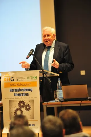 Der ehemalige Ministerpräsident von Rheinland-Pfalz und von Thüringen Dr. Bernhard Vogel fand mit seinem Grußwort und seinen grundsätzlichen Ausführungen zur Flüchtlingsfrage viel Zustimmung.